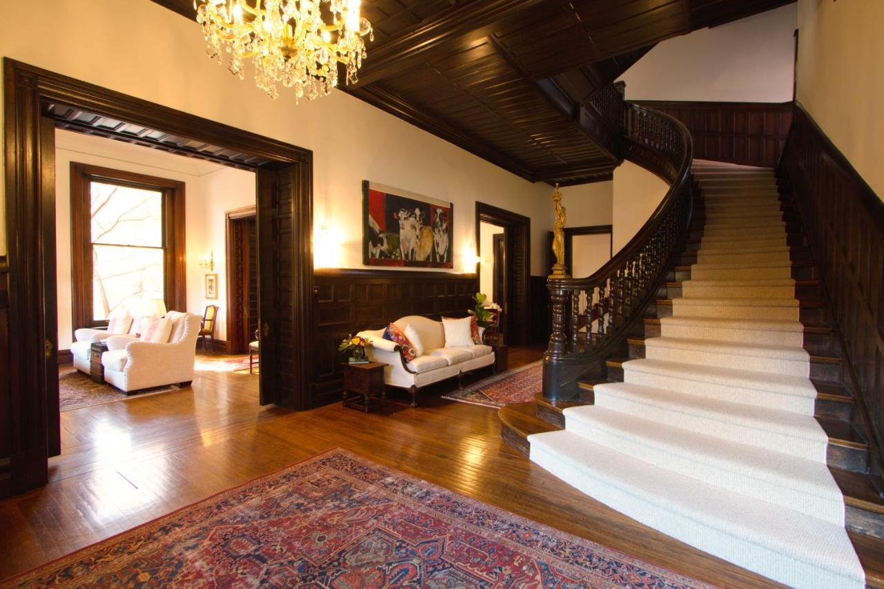 Louisville Bourbon Inn Extérieur photo