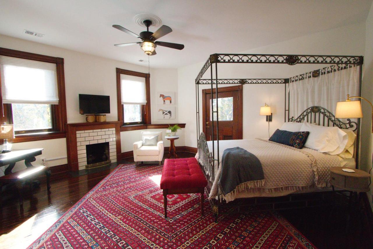 Louisville Bourbon Inn Extérieur photo